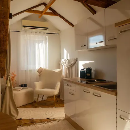 Sweet And Cozy In The Heart Of Apartment Pula