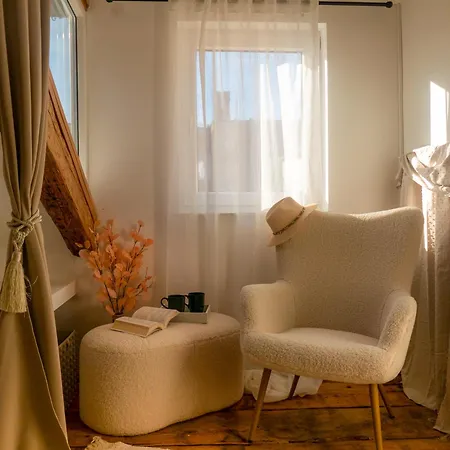 Apartment Sweet And Cozy In The Heart Of